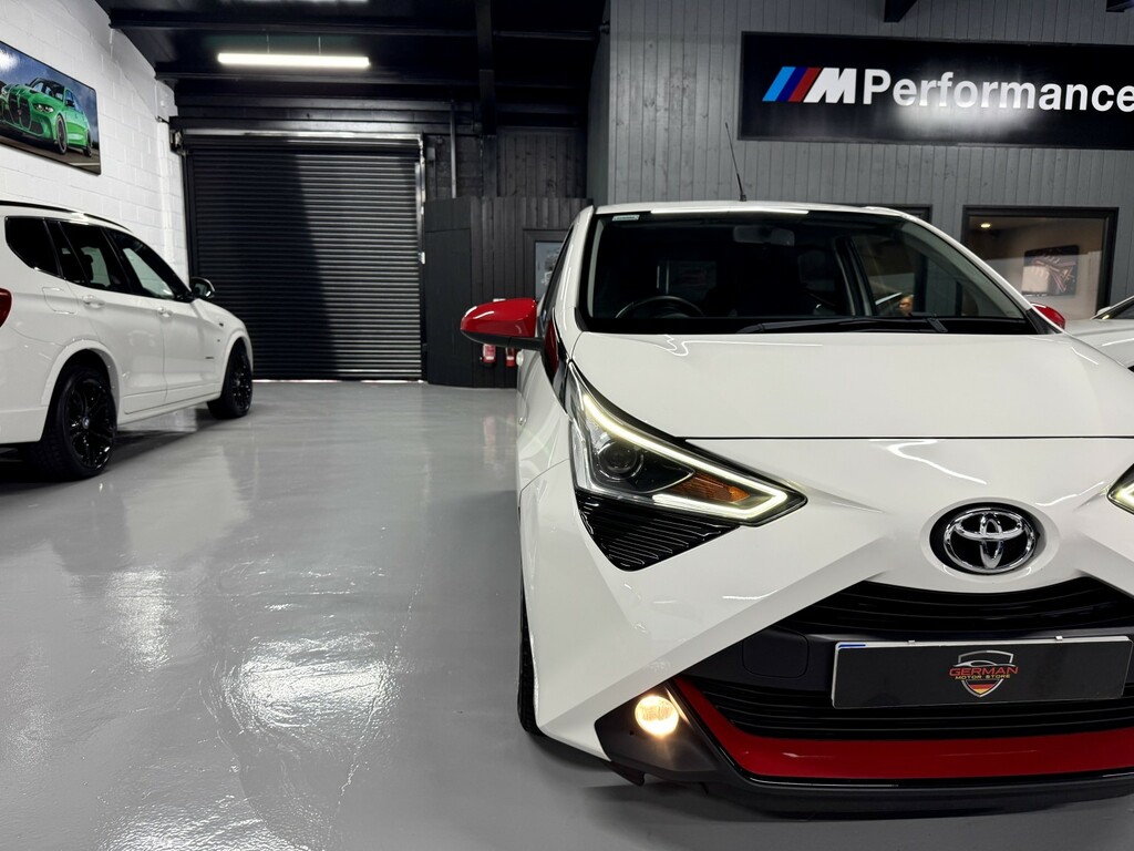Toyota Aygo Hatchback Black #12
