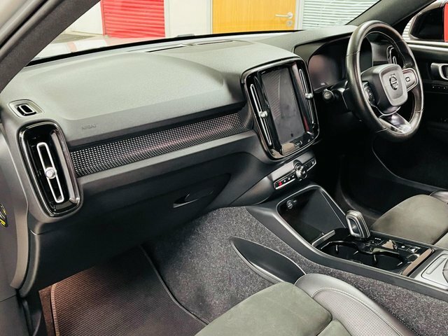Volvo XC40 D4 R-design Pro Suv FT68EPV Silver #4