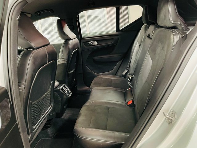 Volvo XC40 D4 R-design Pro Suv FT68EPV Silver #3