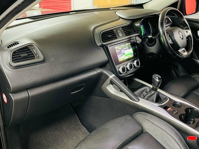 Renault Kadjar Blue Dci Gt Line HK19WEH Black #6