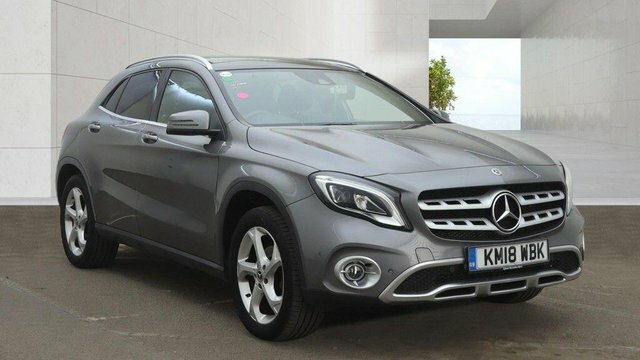 Mercedes-Benz GLA Class Gla200d Sport Premium Plus Grey #2