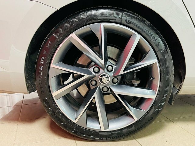 Skoda Superb 2018 2.0 Tdi Se L Executive Hatchback M White #10