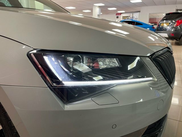 Skoda Superb 2018 2.0 Tdi Se L Executive Hatchback M White #31