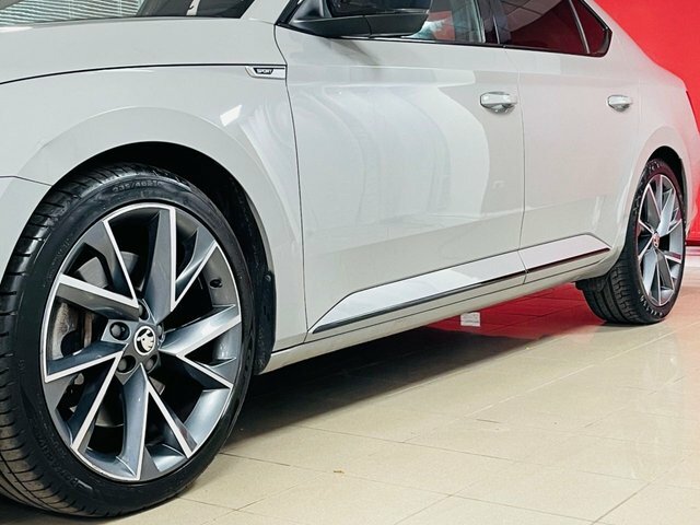 Skoda Superb 2018 2.0 Tdi Se L Executive Hatchback M White #29