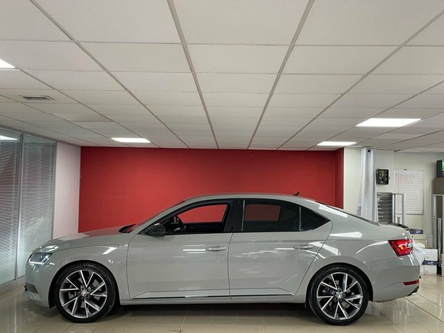 Skoda Superb 2018 2.0 Tdi Se L Executive Hatchback M White #32