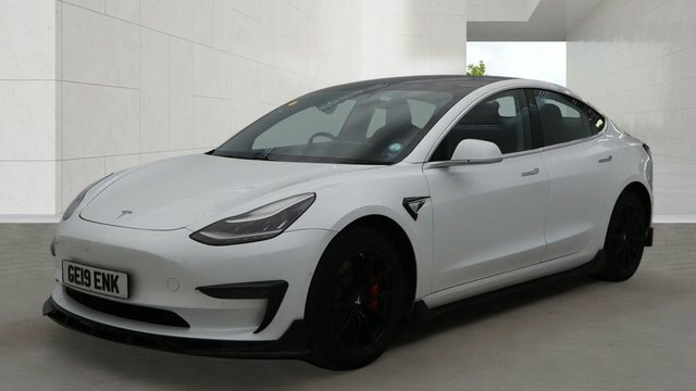Tesla Model 3 Motor Performance Saloon White