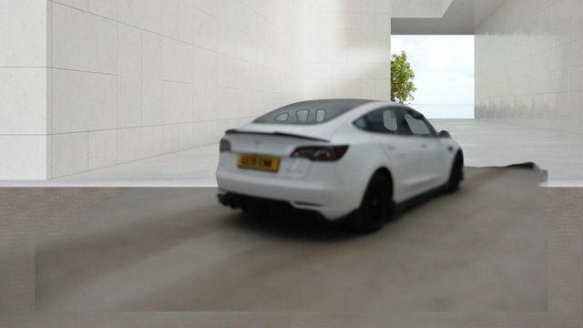 Tesla Model 3 Motor Performance Saloon White #4
