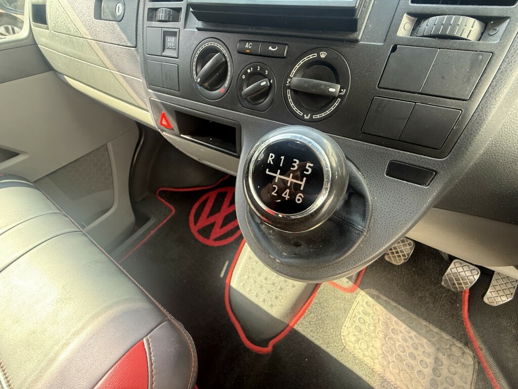 Volkswagen Transporter White #19