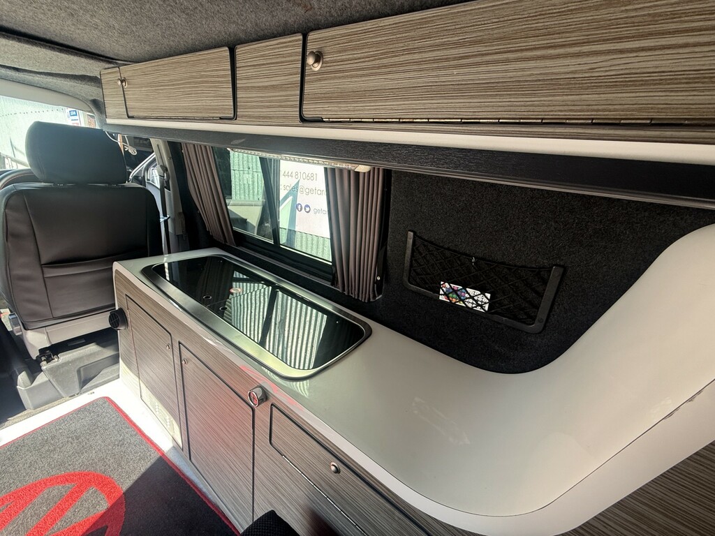 Volkswagen Transporter White #16