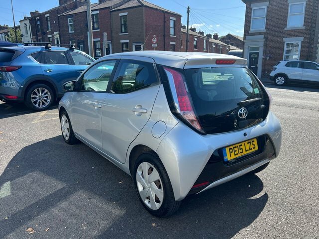 Toyota Aygo 2015 1.0 Vvt-i X-play Hatchback Silver #4
