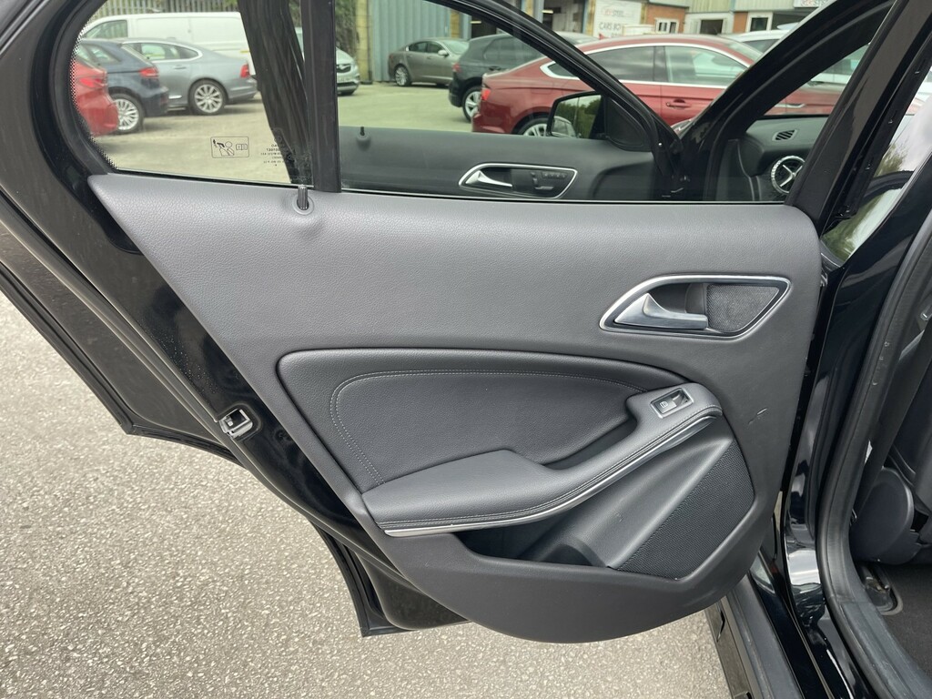 Mercedes-Benz GLA Class Suv Grey #25