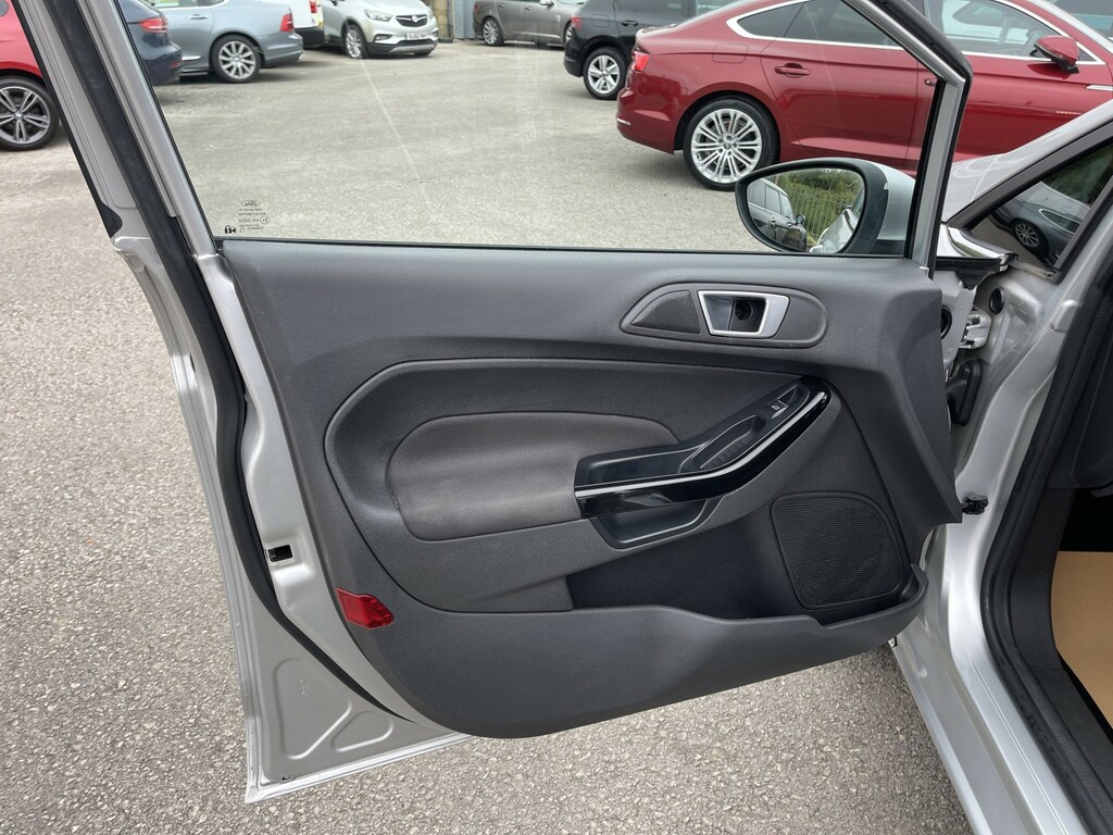 Ford Fiesta Zetec Black #18