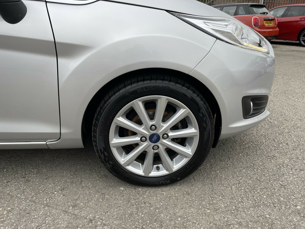 Ford Fiesta Zetec Black #9