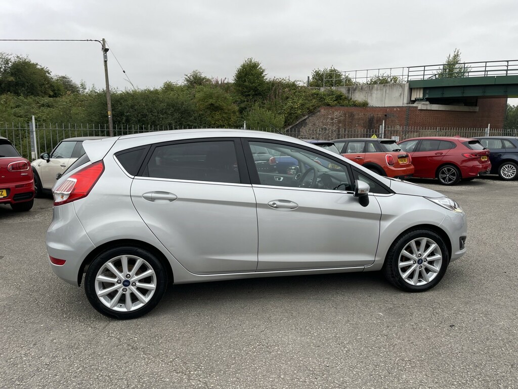 Ford Fiesta Zetec Black #8