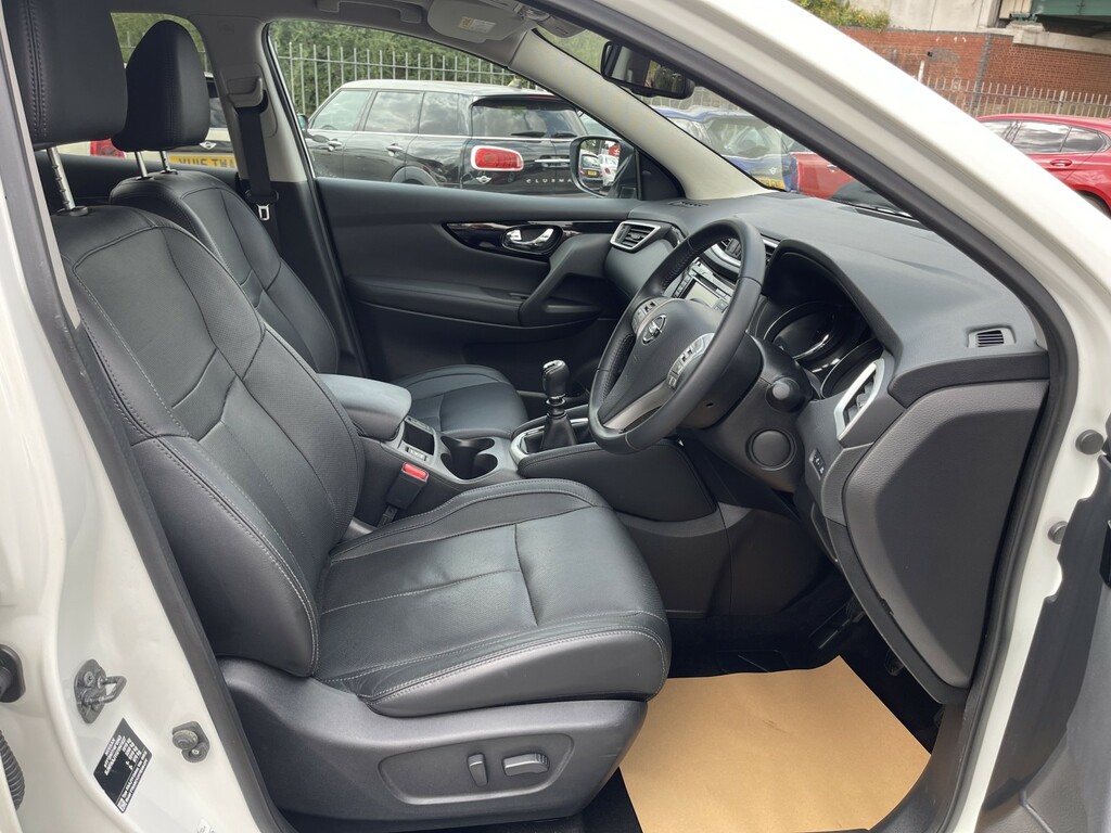 Nissan Qashqai Tekna Dig-t Silver #13