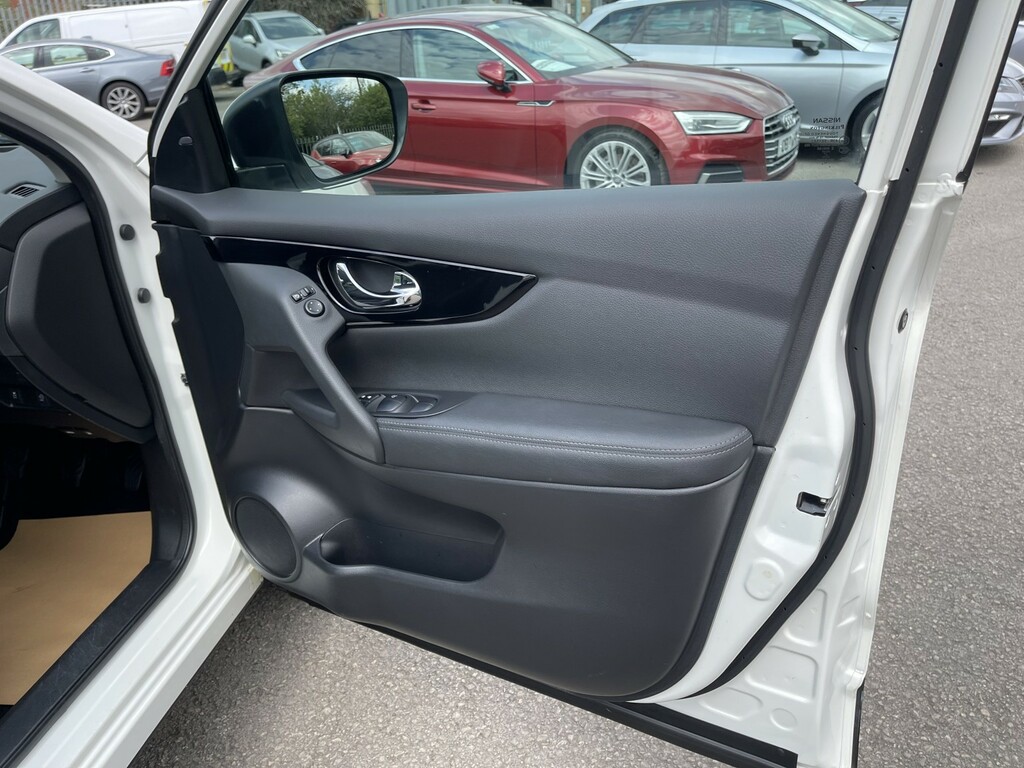 Nissan Qashqai Tekna Dig-t Silver #14