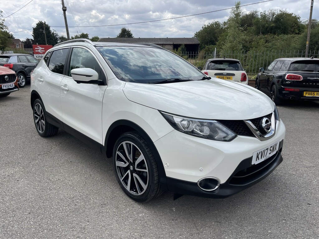 Nissan Qashqai Tekna Dig-t Silver #1