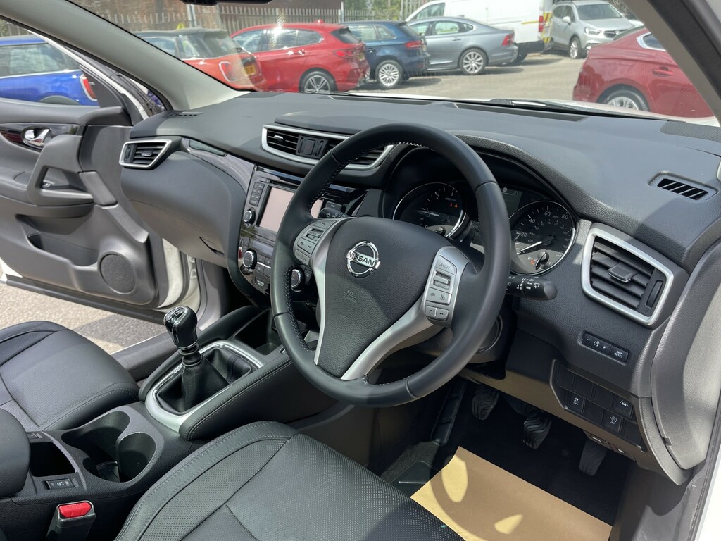 Nissan Qashqai Tekna Dig-t Silver #39