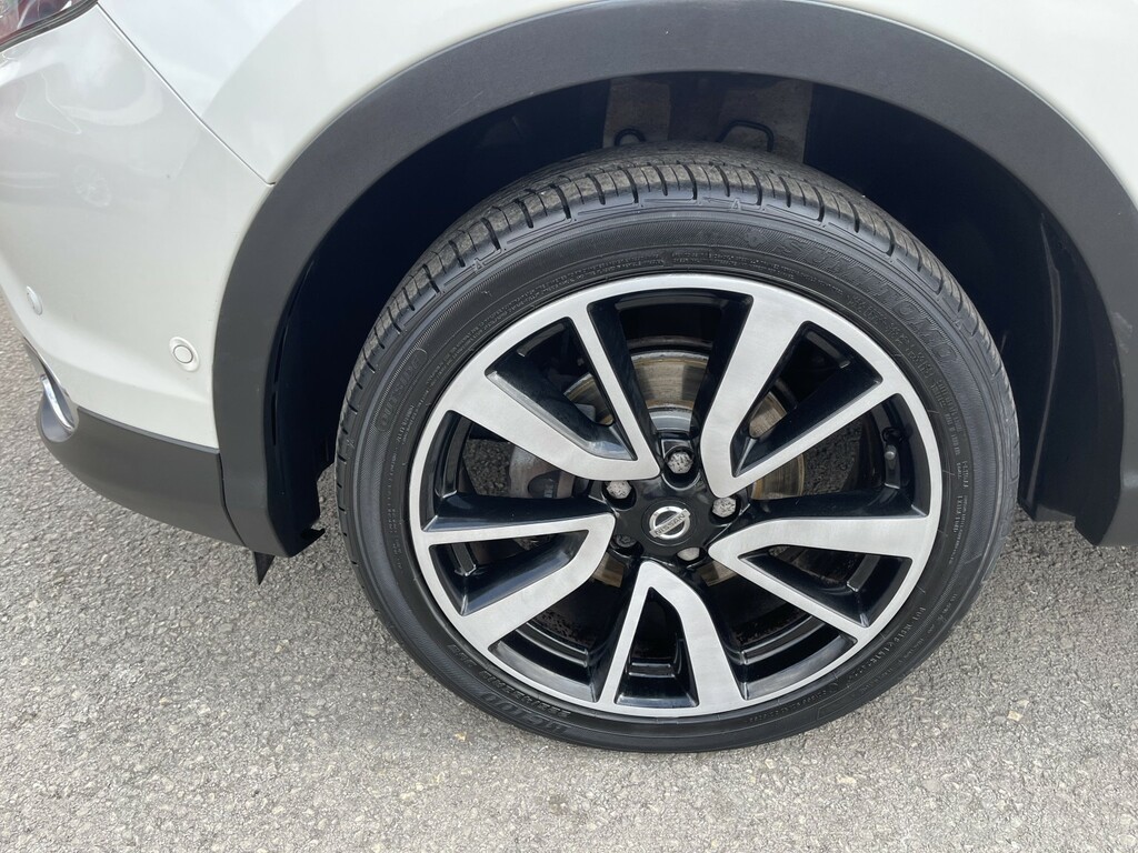 Nissan Qashqai Tekna Dig-t Silver #12