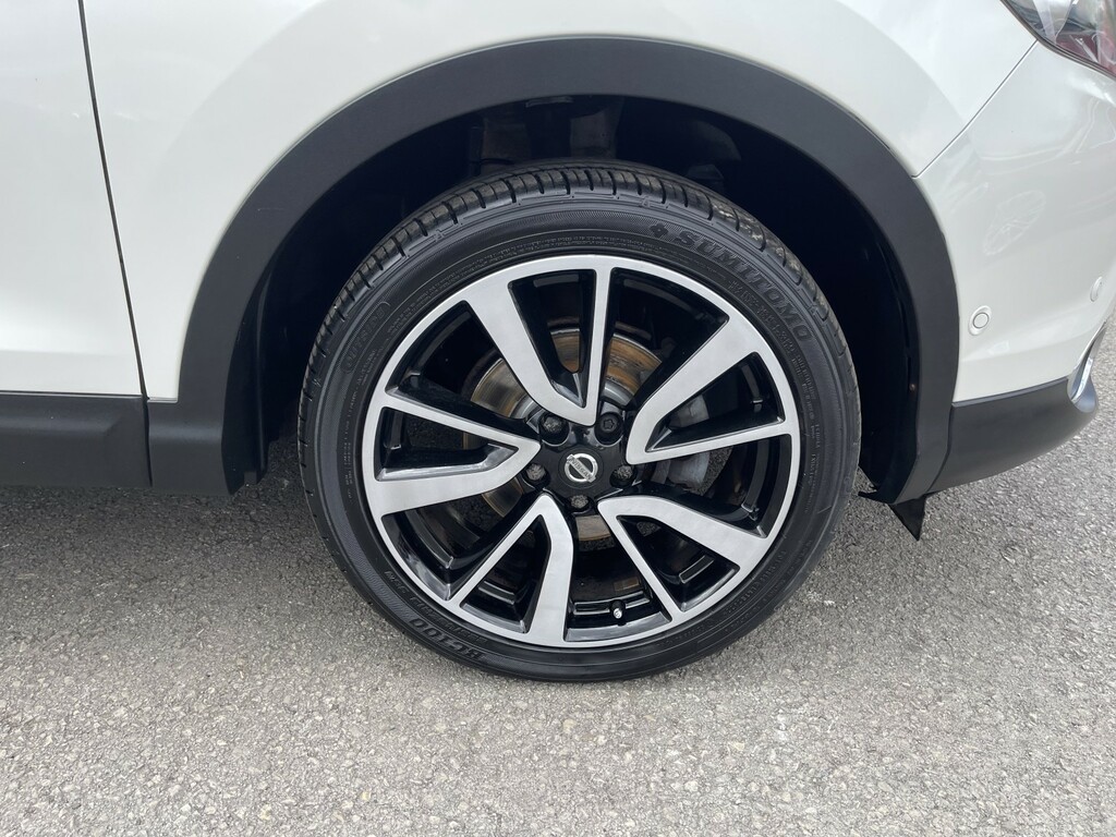 Nissan Qashqai Tekna Dig-t Silver #9