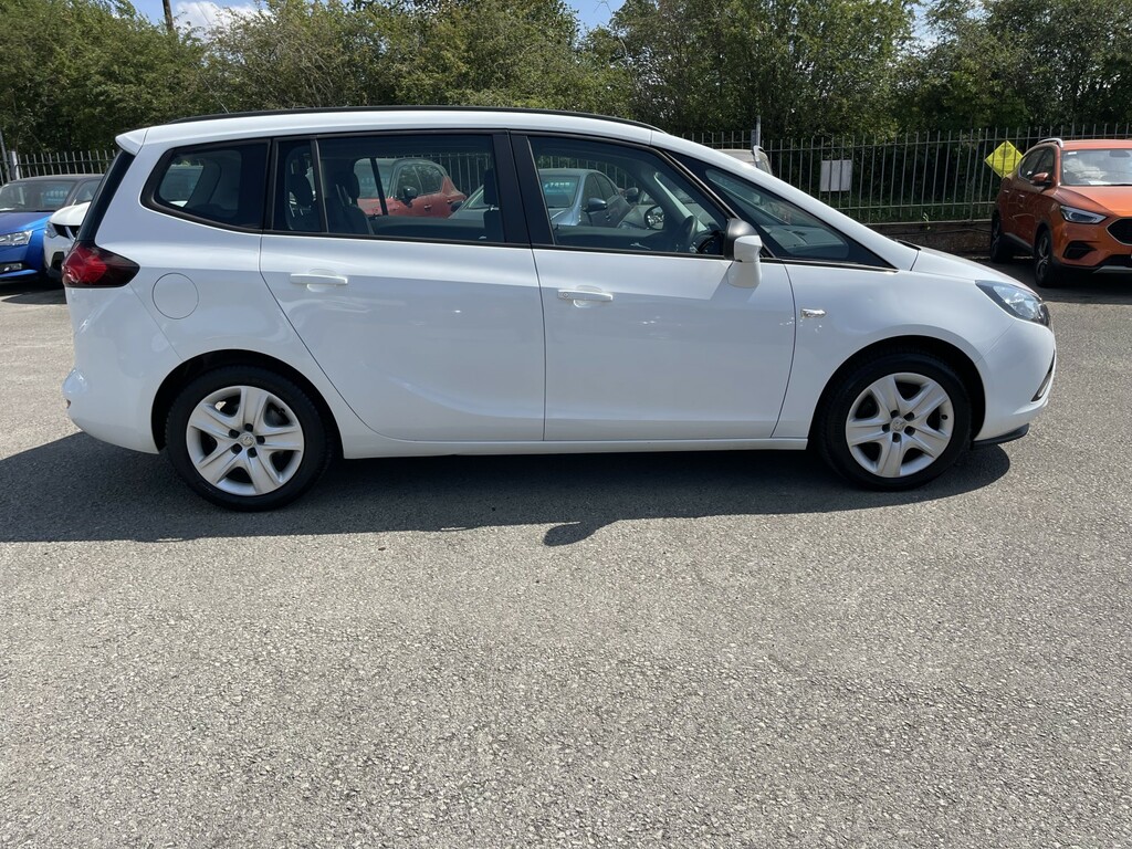 Vauxhall Zafira Tourer 1.8 16V Exclusiv White #6