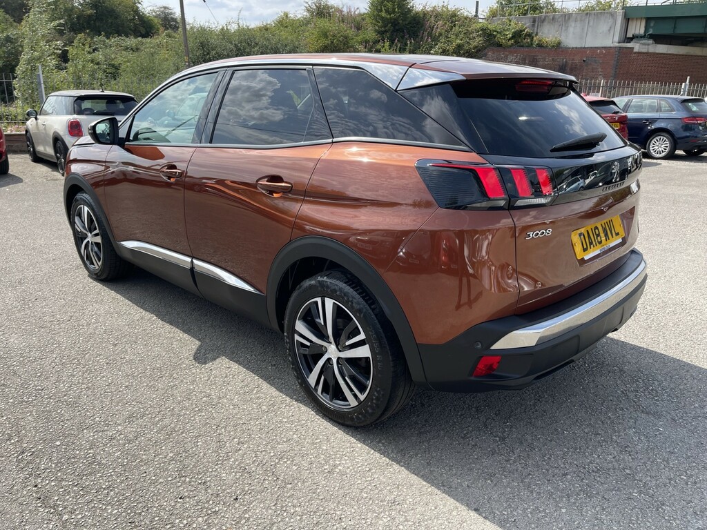Peugeot 3008 1.6 Bluehdi Allure Brown #2