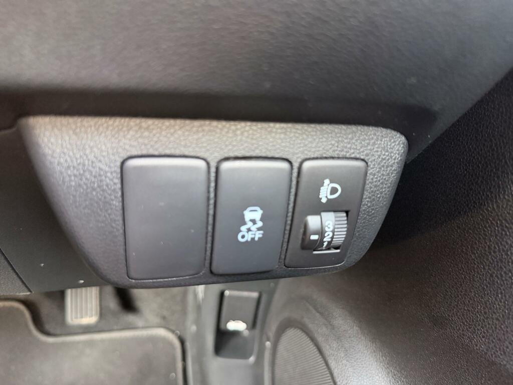 Honda Jazz Hatchback I-vtec Es 201111 Silver #14