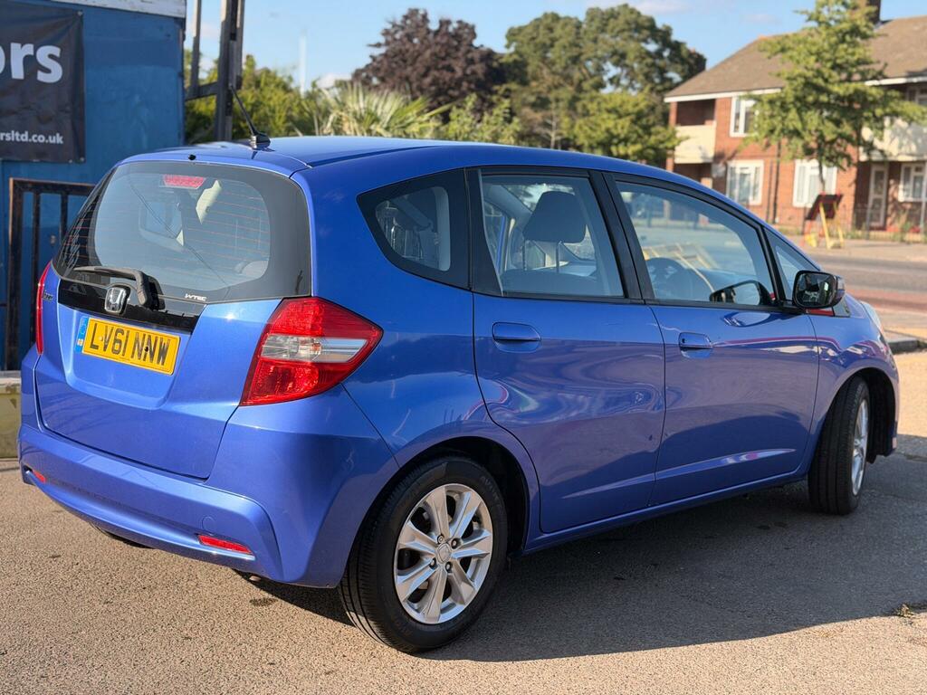 Honda Jazz Hatchback I-vtec Es 201111 Silver #32