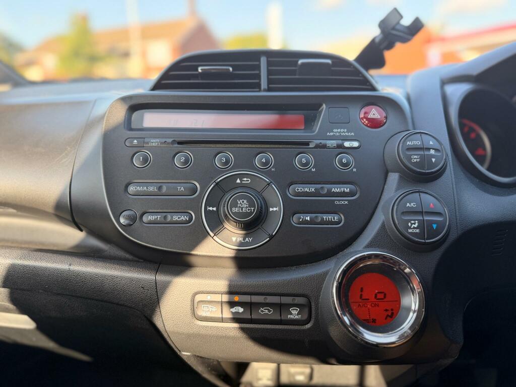 Honda Jazz Hatchback I-vtec Es 201111 Silver #8