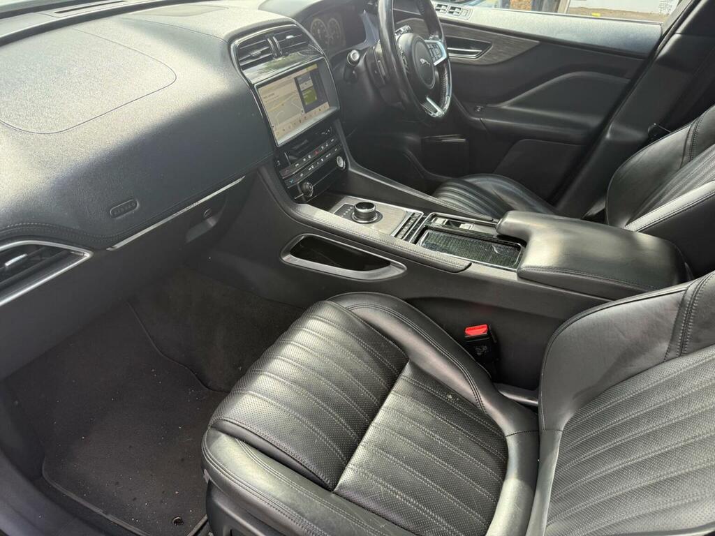 Jaguar F-Pace 2018 2.0 D180 Portfolio Suv Awd Eu Grey #20