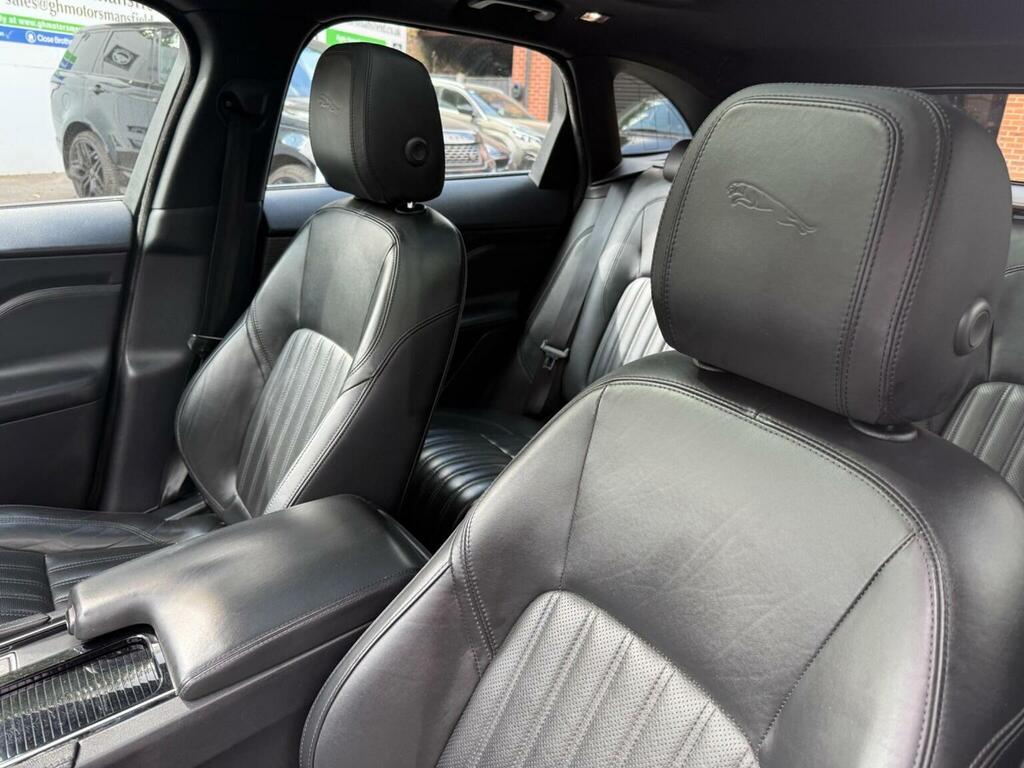 Jaguar F-Pace 2018 2.0 D180 Portfolio Suv Awd Eu Grey #21