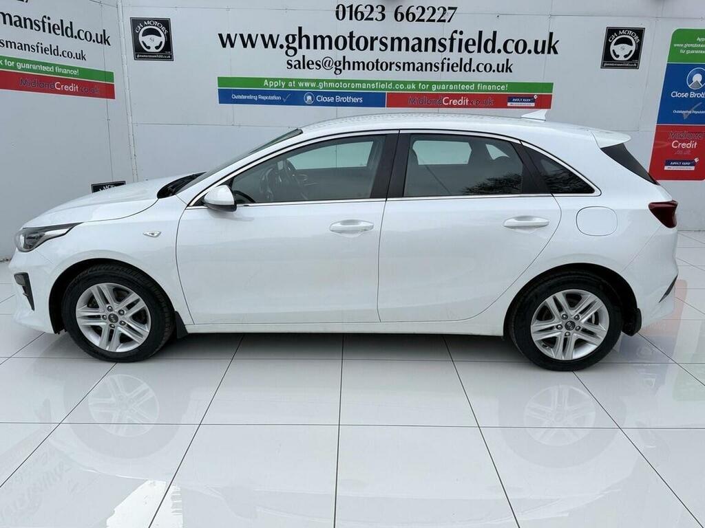 Kia Ceed Hatchback 1.6 Crdi Mhev 2 Nav Euro 6 Ss 20 White #3
