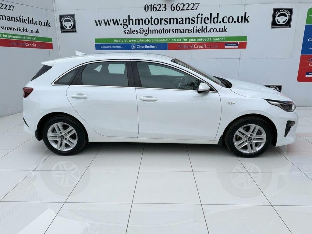 Kia Ceed Hatchback 1.6 Crdi Mhev 2 Nav Euro 6 Ss 20 White #2
