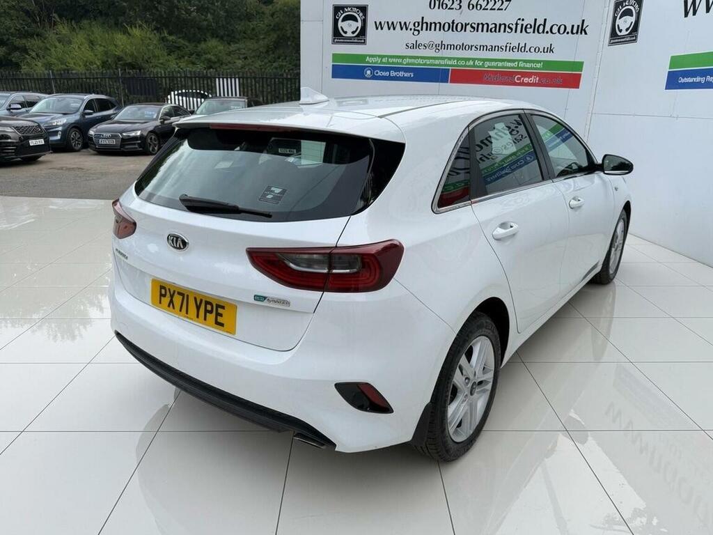 Kia Ceed Hatchback 1.6 Crdi Mhev 2 Nav Euro 6 Ss 20 White #6