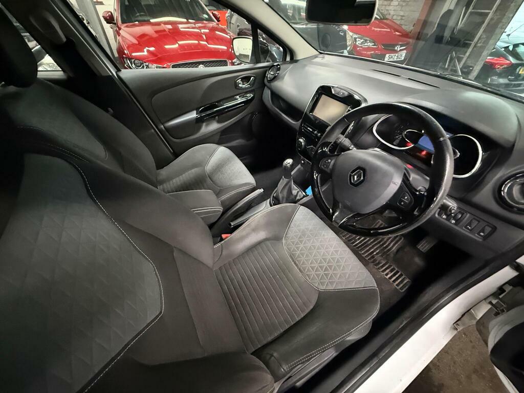 Renault Clio 1.5 Dci Dynamique S Medianav Euro 5 S S YN15RMV White #6