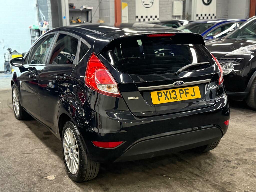 Ford Fiesta Zetec Red #8