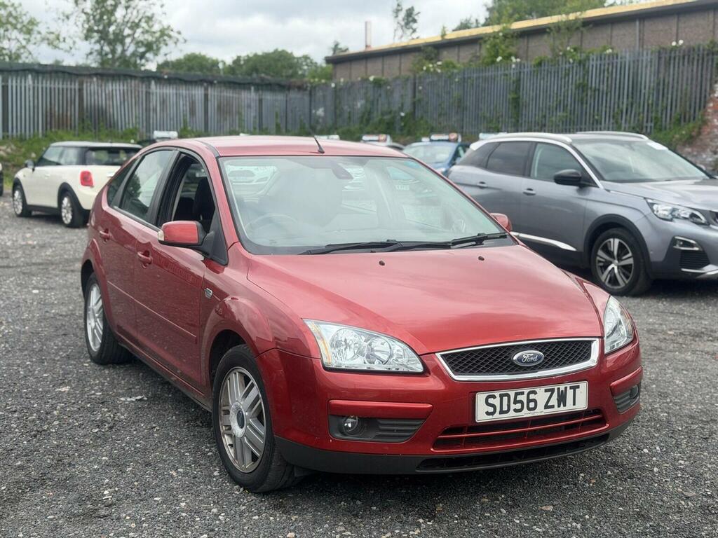 Ford Focus 1.8 Zetec Climate Hatchback 169 Red #2