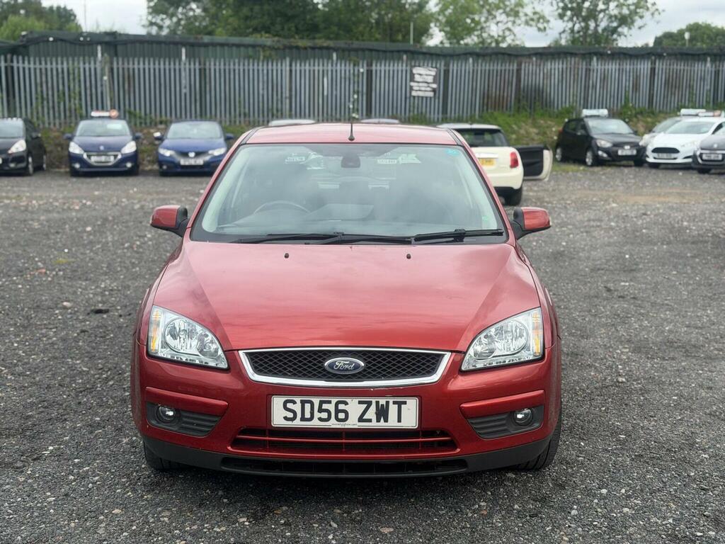 Ford Focus 1.8 Zetec Climate Hatchback 169 Red #1
