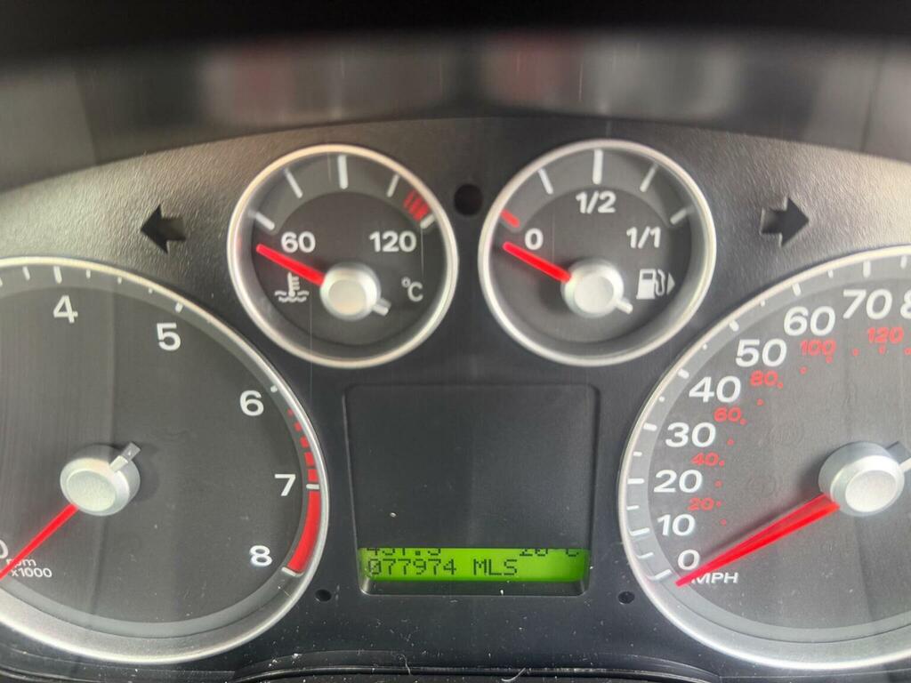 Ford Focus 1.8 Zetec Climate Hatchback 169 Red #13