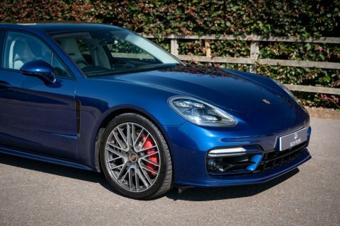 Porsche Panamera 4.0T V8 Gts Blue #4