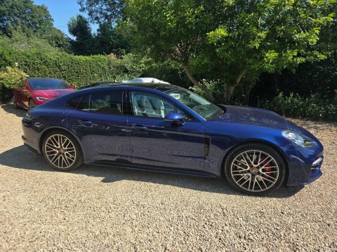 Porsche Panamera 4.0T V8 Gts Blue