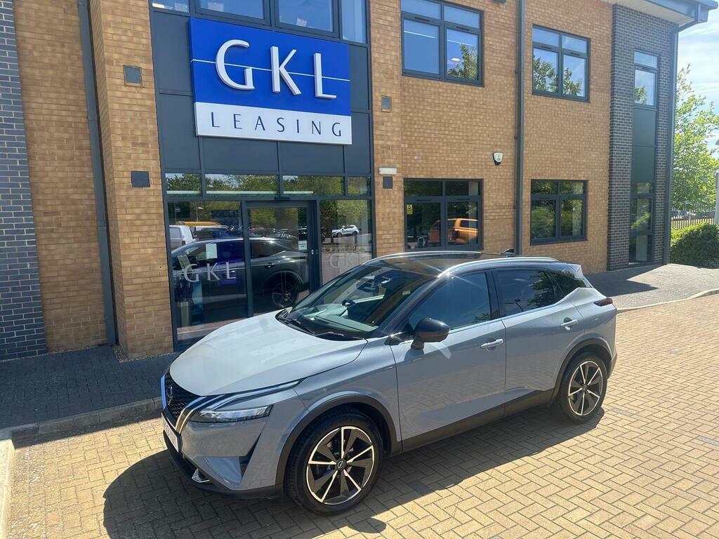 Nissan Qashqai 1.3 Dig-t Mh 158 Tekna Black #2