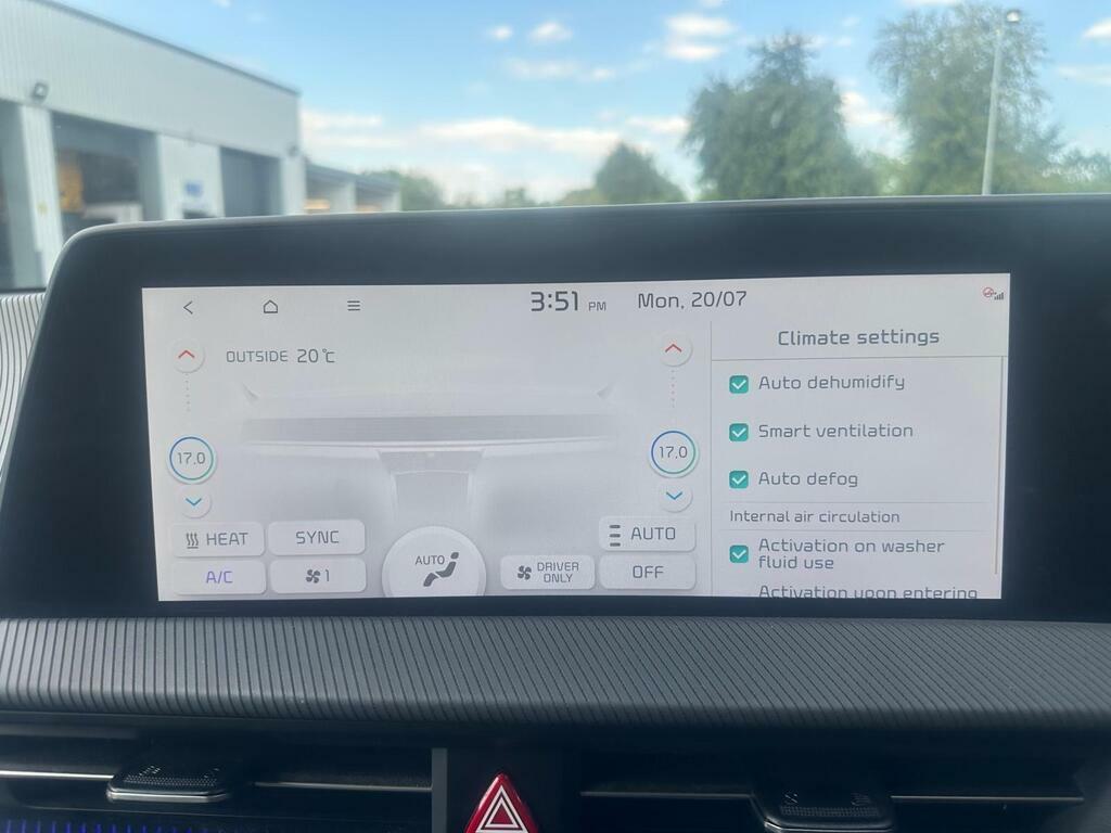 Kia EV6 77.4Kwh Air Hatchback Red #20