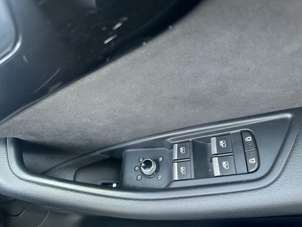 Audi A4 Avant Avant 2.0 Tdi 35 163 Technik S Tronic Black #19