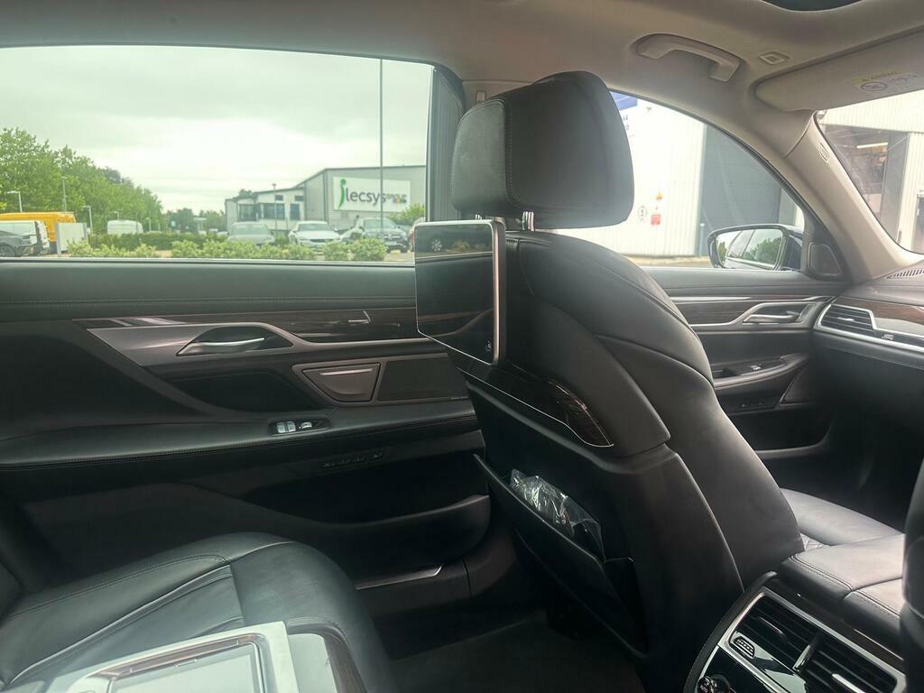 BMW 7 Series M Sport  #32