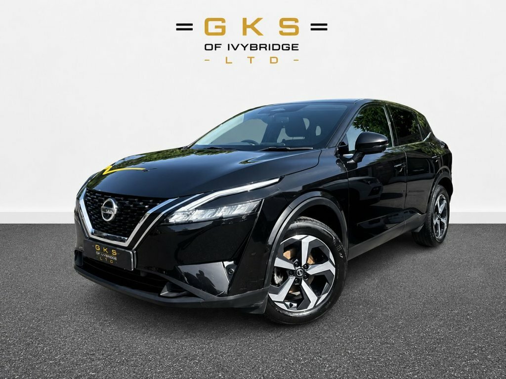 Nissan Qashqai 1.3L N-connecta Black