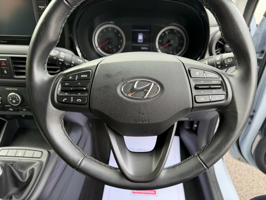 Hyundai I10 Hyundai I10 1.0 Play Hatchback E Blue #24