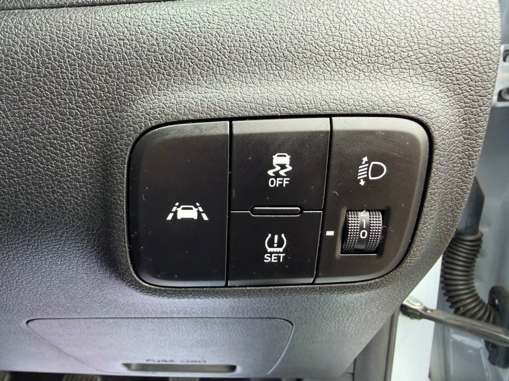 Hyundai I10 Hyundai I10 1.0 Play Hatchback E Blue #33