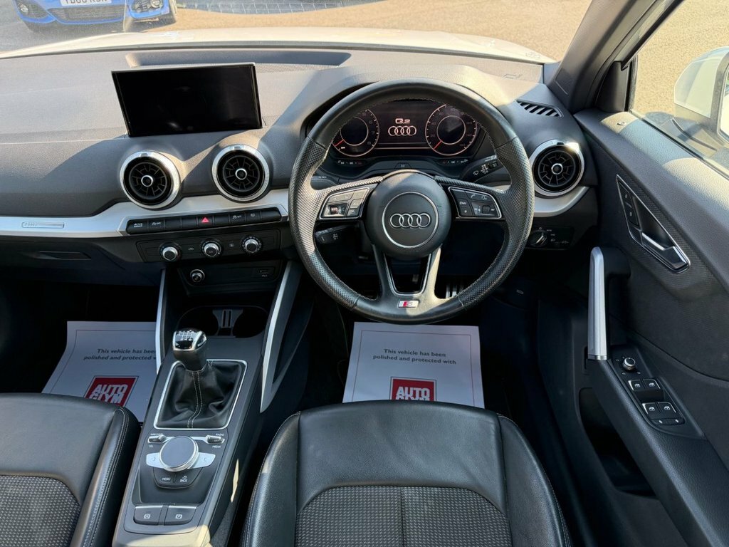 Audi Q2 1L S Line CA21HUO White #2