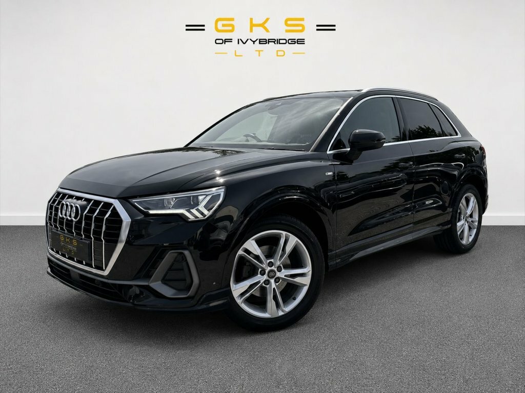 Audi Q3 2L S Line Black